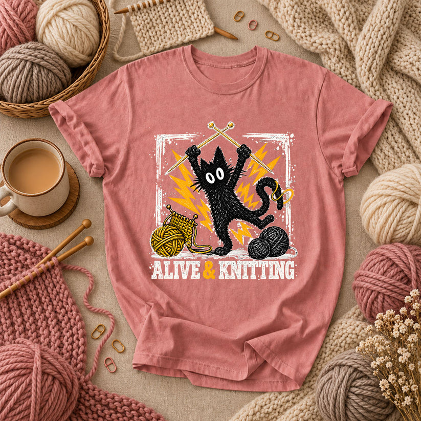 Alive And Knitting Black Cat T-Shirt - Heather Mauve