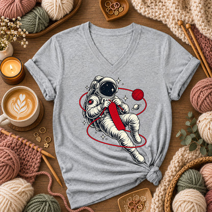 Astronaut Knitting In Space Women's V-Neck - Athletic Heather