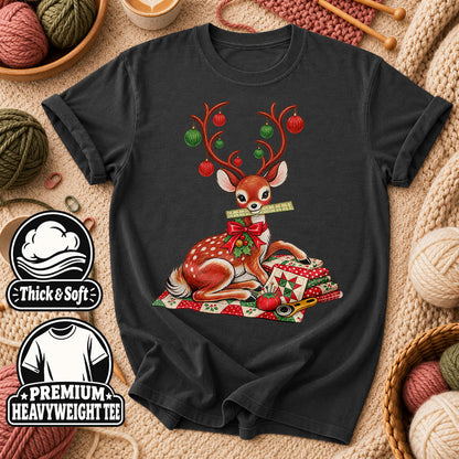 Christmas Reindeer With Ornament Antlers And Quilt T-Shirt - Dark Heather Grey