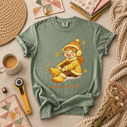 Enjoying New Gift Yellow Girl T-Shirt - Forest Green