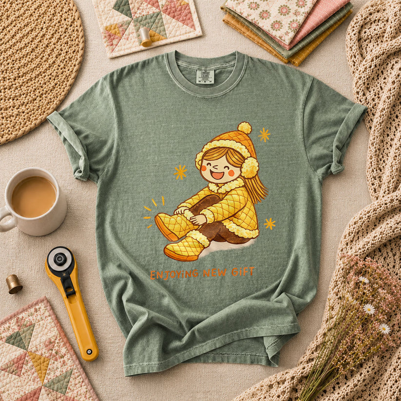 Enjoying New Gift Yellow Girl T-Shirt - Forest Green