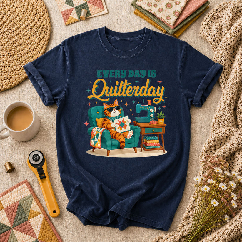 Every Day Is Quilterday Cat Sewing Machine T-Shirt - Navy