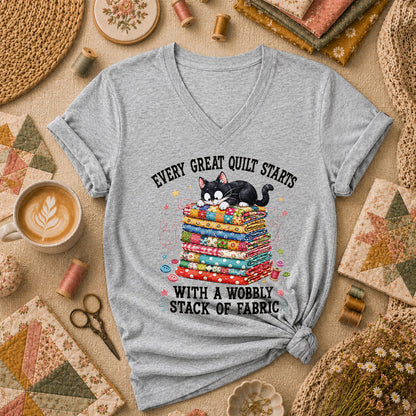 Every Great Quilt Starts With Wobbly Stack Of Fabric Cat Women's V-Neck - Athletic Heather