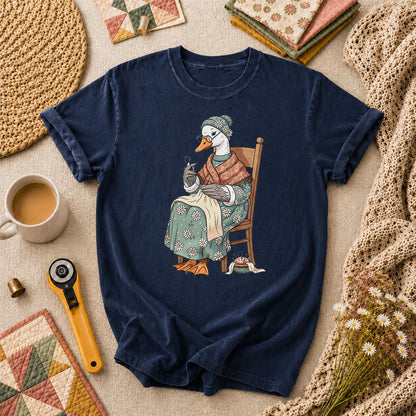 Grandma Goose Knitting Rocking Chair Vintage T-Shirt - Navy