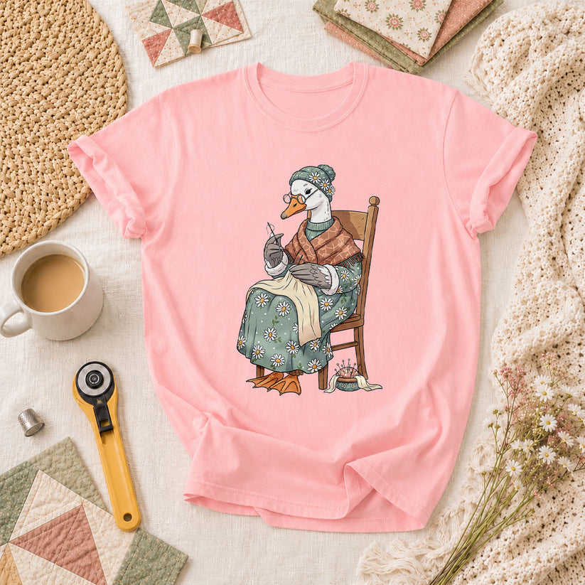 Grandma Goose Knitting Rocking Chair Vintage T-Shirt - Pink