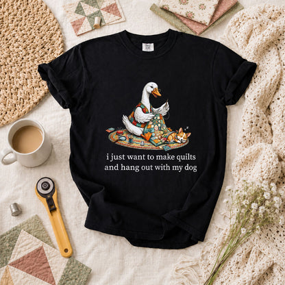 I Just Want To Make Quilts And Hang Out With My Dog T-Shirt - Black