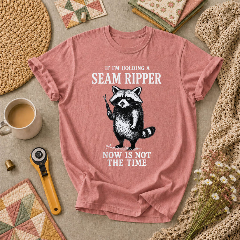 If Im Holding A Seam Ripper Raccoon T-Shirt - Heather Mauve