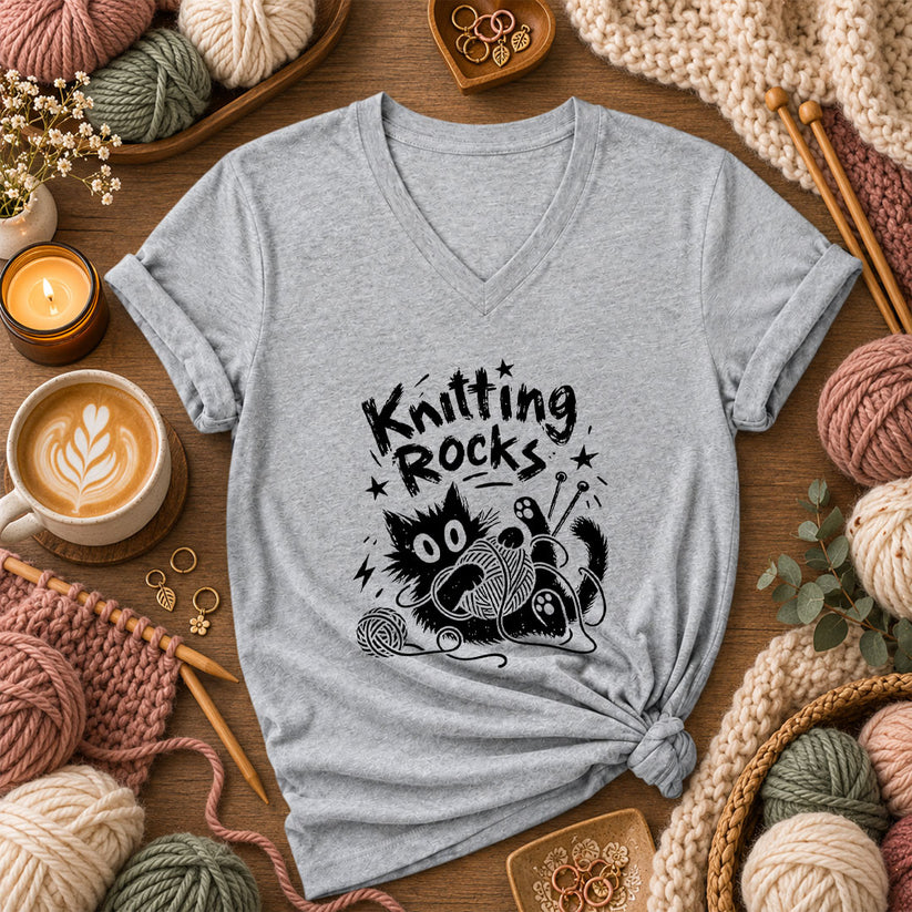 Knitting Rocks Grunge Black Cat Women's V-Neck - Athletic Heather