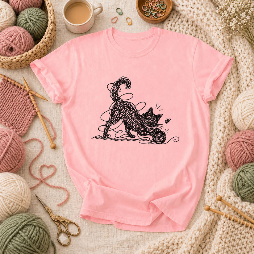 Line Art Cat Playing With Yarn T-Shirt - Pink