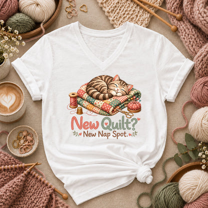 New Quilt New Nap Spot Cat Women's V-Neck - White