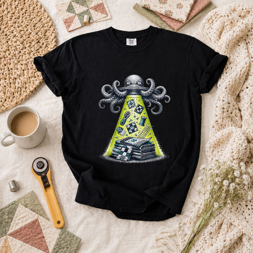 Octopus UFO Quilt Abduction Vintage Sketch T-Shirt - Black
