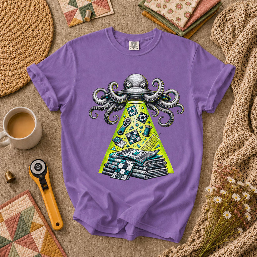 Octopus UFO Quilt Abduction Vintage Sketch T-Shirt - Heather Team Purple