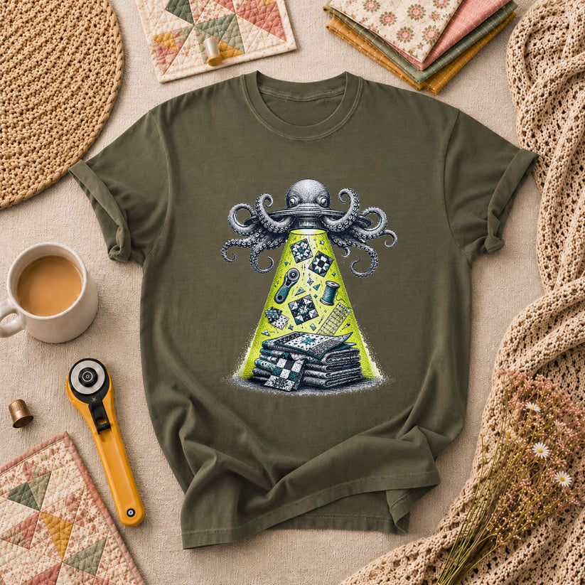 Octopus UFO Quilt Abduction Vintage Sketch T-Shirt - Military Green