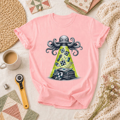 Octopus UFO Quilt Abduction Vintage Sketch T-Shirt - Pink