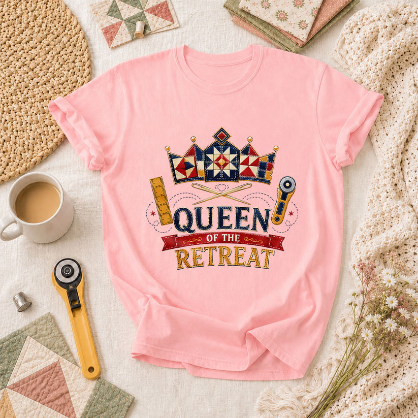 Queen Of The Retreat Quilter T-Shirt - Pink