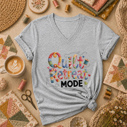 Quilt Retreat Mode Women's V-Neck - Sport Grey