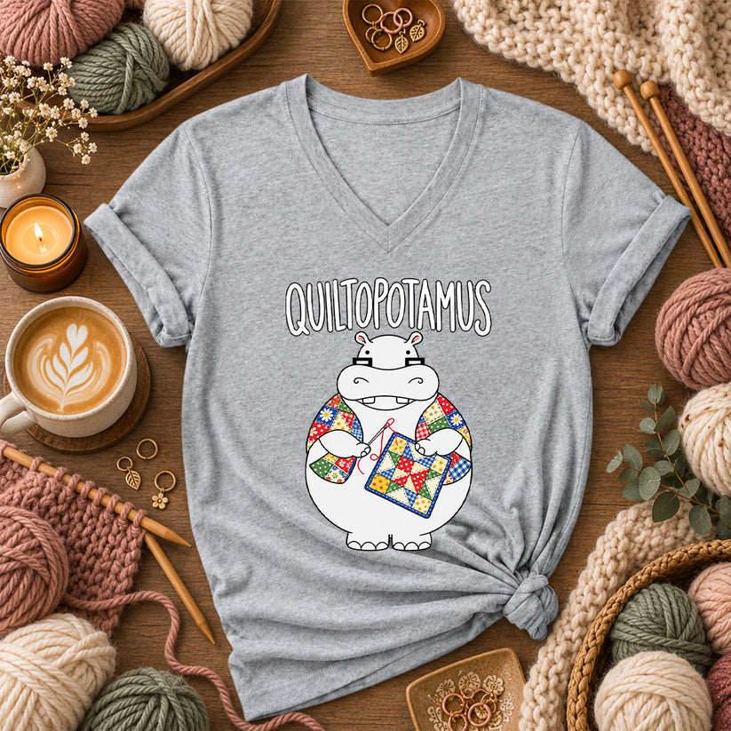 Quiltopotamus Hippo Women's V-Neck - Athletic Heather
