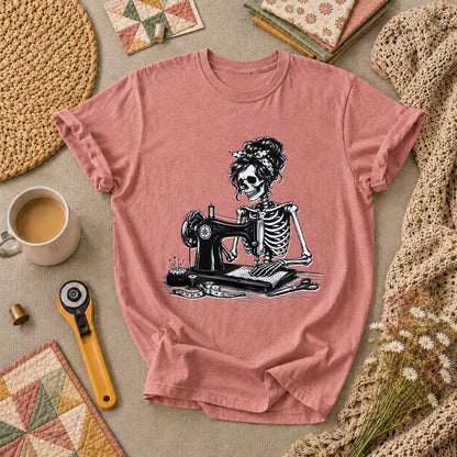 Skeleton Bandana Woman Sewing Machine Vintage T-Shirt - Heather Mauve