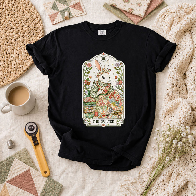 The Quilter Tarot Card Bunny Quilting Vintage T-Shirt - Black