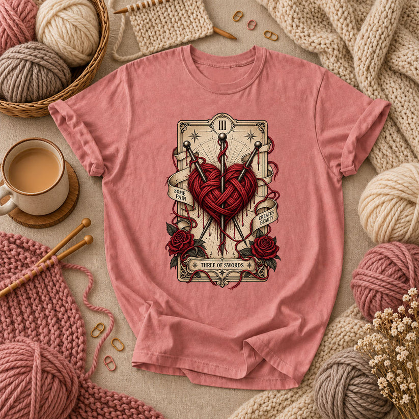 Three Of Swords Tarot Yarn Heart T-Shirt - Heather Mauve