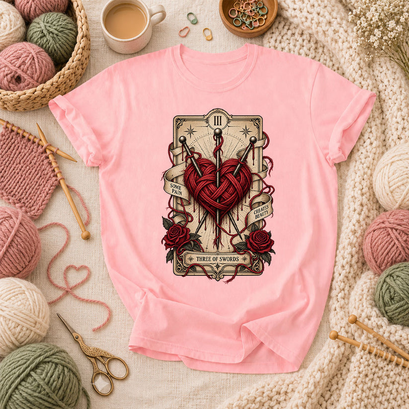 Three Of Swords Tarot Yarn Heart T-Shirt - Pink